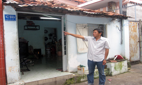 Diện tích đất trên căn nhà vợ chồng ông Phước đang ở bị cấp cho người khác.        Ảnh: Đ.Ngọc