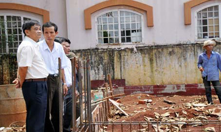 Bài 1: Nỗi lo cơ sở vật chất