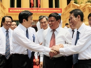 State President Truong Tan Sang works with Peoples Supreme Court officials 