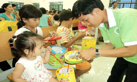 Trẻ em Phước Khánh vui hội trăng rằm