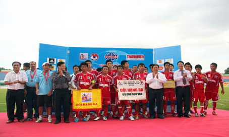 Đội U.21 Đồng Nai đồng nhận hạng ba.  Ảnh: H.ANH