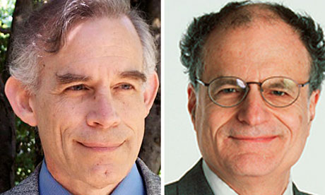 Hai nhà kinh tế học Christopher Sims (trái) và Thomas Sargent.