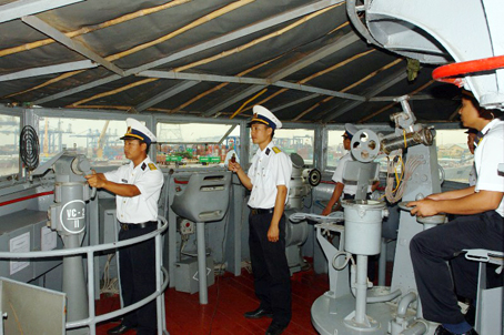 Bài 4: Xứng danh anh hùng