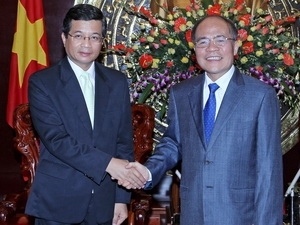 National Assembly Chairman Nguyen Sinh Hung reiceives Lao Ambassador Somphon Synchaleun (Source: VNA)