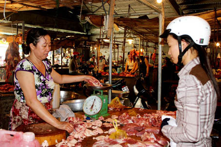 Giá thịt heo, gà có nguồn cung ổn định nên CPI cuối năm hy vọng không tăng mạnh.