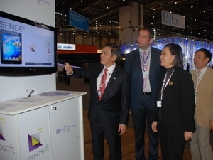 Vietnam attends world telecom forum in Geneva