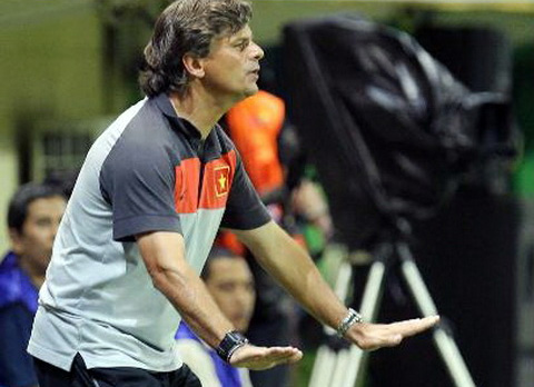 HLV Falko Goetz sẽ làm thế nào để giải phóng sức ép tâm lý cho chính ông cũng như các học trò?            Ảnh: T.L