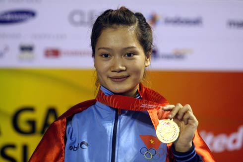 Lê Bích Phương giành HC vàng thứ ba cho đội tuyển Karatedo Việt Nam. 