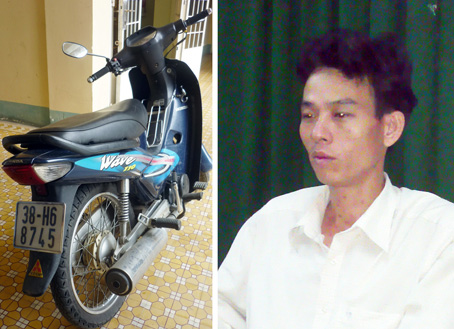 Hung thủ Trần Đình Phúc và chiếc xe tang vật tại cơ quan công an.