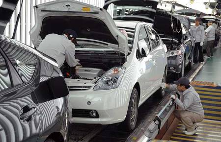 Toyota cắt giảm sản xuất ở Nhật và Mỹ do lụt tại Thái Lan.jpg
