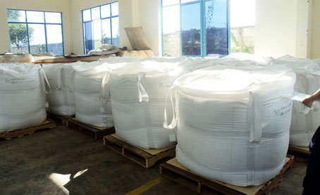 Lô hàng khi công ty mua trong nước có tên hàng và xuất xứ Trung Quốc, công ty đã thay nhãn mác trên bằng nhãn mác có ghi xuất xứ Việt Nam. Ảnh: T. Trà