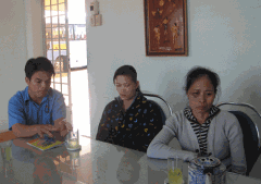 Phung, a witness, and Hanh at the meeting held by relevant agencies yesterday