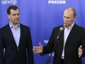 Tổng thống Dmitry Medvedev và Thủ tướng Vladimir Putin. (Nguồn: Reuters)