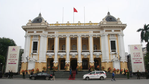 Hanoi Opera House in focus