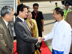 PM Nguyen Tan Dung at Mandalay airport 