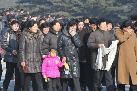 Người dân thành phố Bình Nhưỡng tiếc thương Chủ tịch Kim Jong-il.