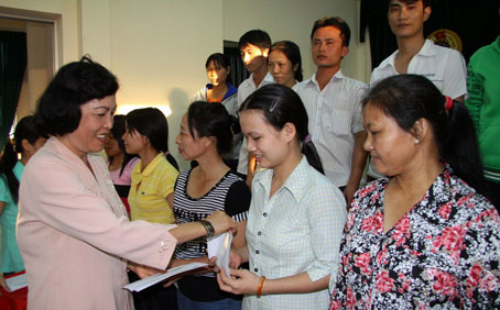 300 free bus tickets for workers