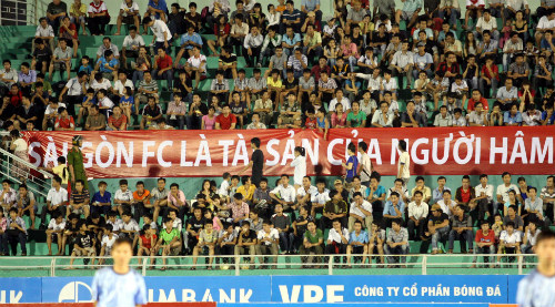 Người hâm mộ Sài Gòn trở lại với bóng đá