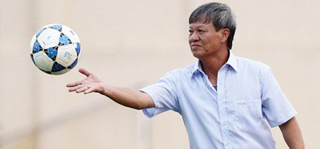 HLV Lê Thụy Hải thua đậm ngày ra mắt.    Ảnh: T.L