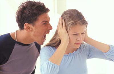 Khi vợ có tật... đứng núi này trông núi nọ