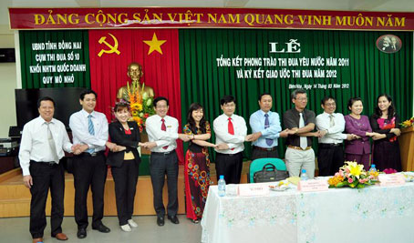 Cụm thi đua số 10: Ký kết giao ước thi đua năm 2012