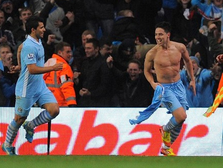 Tevez tái xuất, Man City ngược dòng nghẹt thở hạ Chelsea