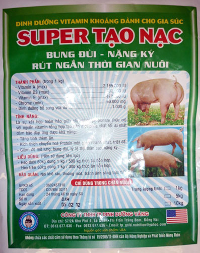 Sản phẩm “Super tạo nạc” của Công ty TNHH Dinh Dưỡng Vàng (KP4, TT. Trảng Bom) được xác định có sử dụng chất cấm trong chăn nuôi. Ảnh: T. L