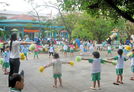 Trẻ mầm non học trước chương trình lớp một: Áp lực từ nhiều phía!