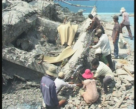 Sập công trình ở khu du lịch: 2 người chết, 2 bị thương