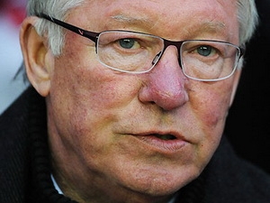 Sir Alex lại chỉ trích trọng tài. 