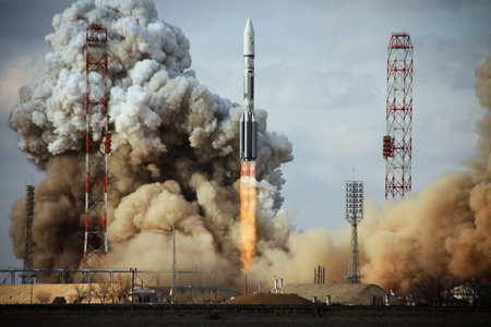 Ngày 25-3, tên lửa Proton của Nga chở vệ tinh Intelsat-22 đã được phóng lên quĩ đạo từ sân bay vũ trụ Baikonur ở Cadắcxtan.