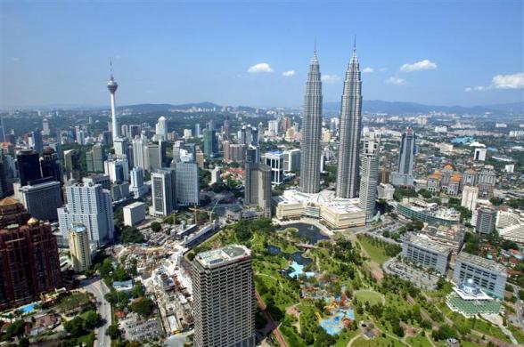 The Petronas Twin Towers in Kuala Lumpur are tied for fifth and sixth tallest. Height: 1,483 ft. 