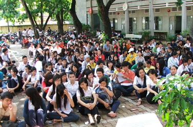 Học sinh nghe phổ biến thi 