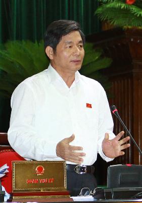 Bộ trưởng Bộ Kế hoạch và Đầu tư Bùi Quang Vinh giải trình tại kỳ họp