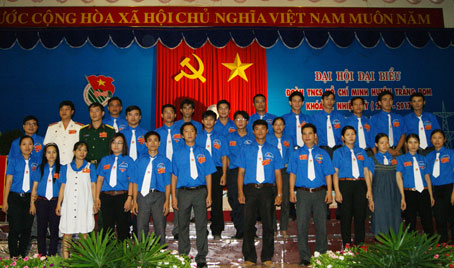 Ban Chấp hành huyện Đoàn Trảng Bom khóa II nhiệm kỳ 2012 - 2017 ra mắt tại đại hội