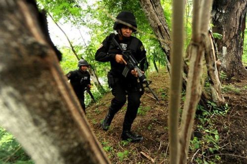 Lực lượng an ninh Philippines ngày 5-6 truy tìm những kẻ bắt cóc hai doanh nhân Trung Quốc ở Mindanao