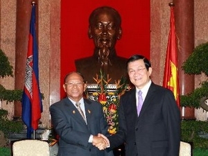 President Truong Tan Sang receives Cambodian NA President Heng Samrin 