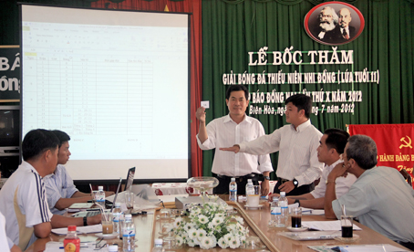 Giải bóng đá thiếu niên nhi đồng Cúp Báo Đồng Nai lần X: 12 đội bóng tham dự