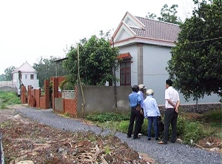 Những căn nhà xây trái phép trên đất Nông trường cao su Long Thành.