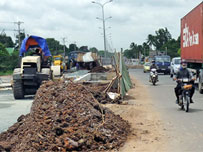 Three people were killed in a pair of traffic accidents that occurred on constuction site in Dong Nai province. 