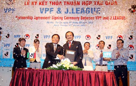 VPF cooperates with J.League for Vietnamese football development