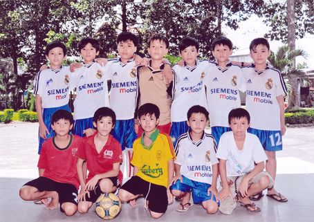 Đội bóng huyện Long Thành.