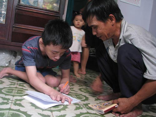 AO victims’ descendants need more support