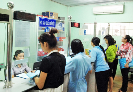 Thời điểm nào người lao động được miễn đóng bảo hiểm xã hội bắt buộc?