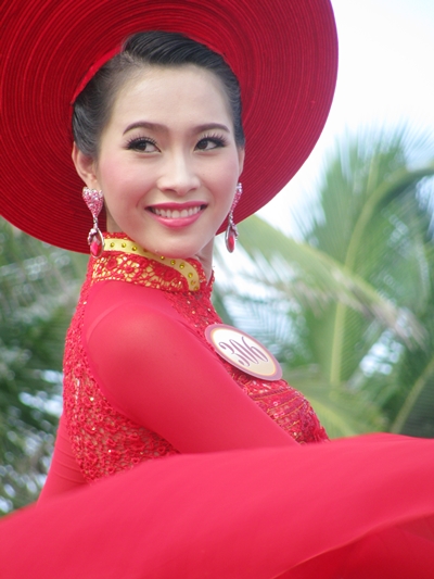 Dang Thu Thao crowned Miss Vietnam 2012