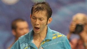 Minh successfully defends champion title
