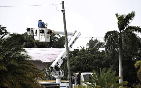 Mỹ tuyên bố tình trạng khẩn cấp do bão