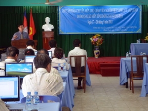 Vietnamese teachers in Cambodia trained