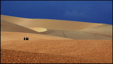 Dune in Mui Ne, the central coastal Binh Thuan province. By John Nell.