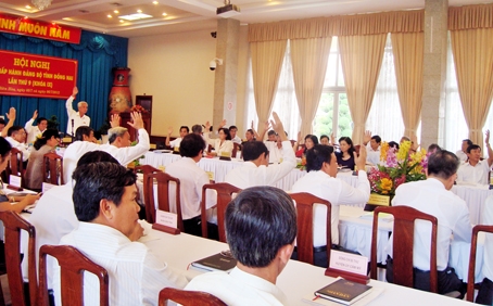 Để các hội nghị của Tỉnh ủy diễn ra có hiệu quả, Văn phòng Tỉnh ủy luôn chuẩn bị các điều kiện phục vụ chu đáo.    Ảnh: P.Hằng